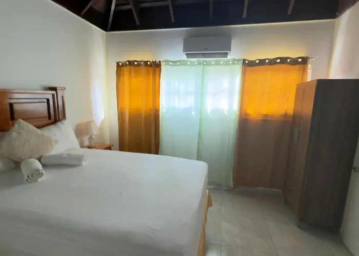 Peaceful Palms Guest house *